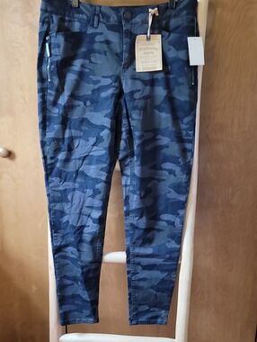 Blue Camo Slim Jegging Pants with Side Stripe